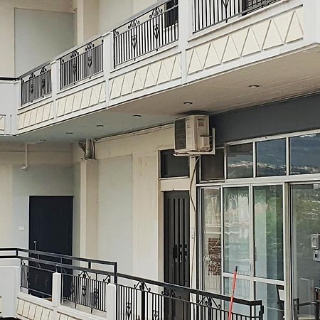 Walnut Home Apartment Near Ancient Olympia Krestena Екстер'єр фото