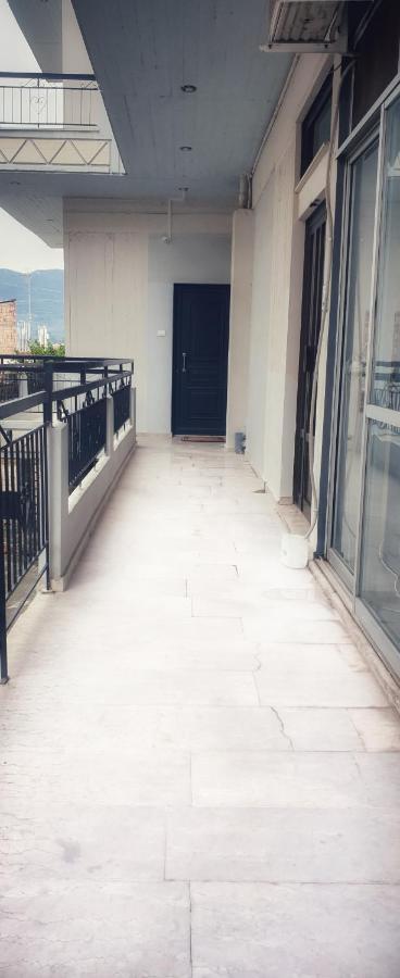 Walnut Home Apartment Near Ancient Olympia Krestena Екстер'єр фото